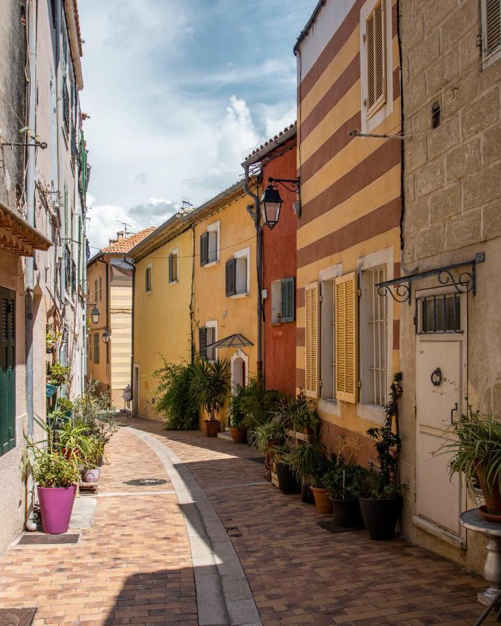 Le Quai Du Port Parking Clim Cassis
